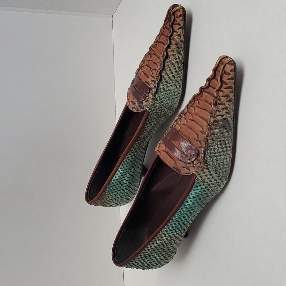 Yorn shoes.